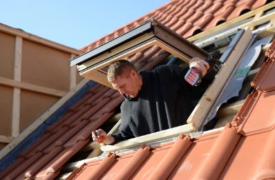 Pose de fenêtres de toit Velux à Siracourt
